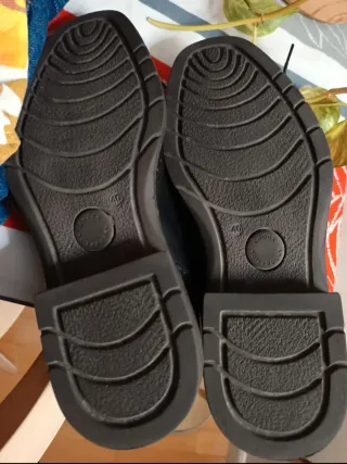 Zapatos de piel negros talla 40