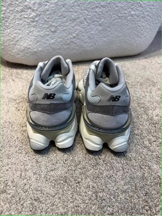 New Balance 9060 Talla 42