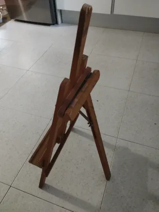 Caballete de madera para pintar