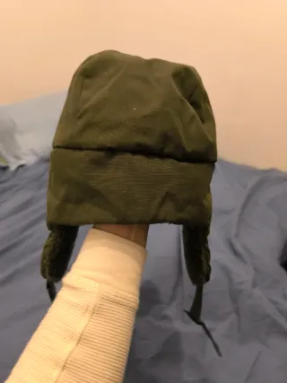 Gorra Carhartt verde con orejeras