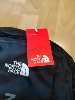 Mochila The North Face Negra y Gris