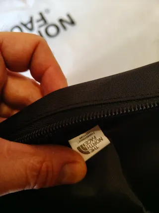 Mochila The North Face Negra y Gris