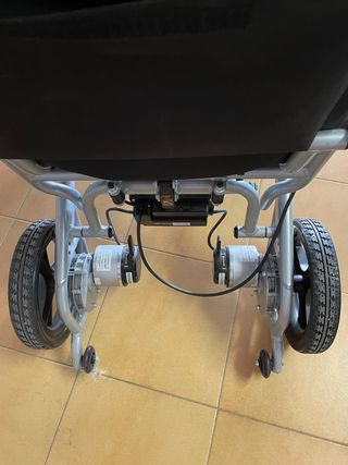 Silla de ruedas eléctrica y manual