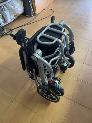 Silla de ruedas eléctrica y manual