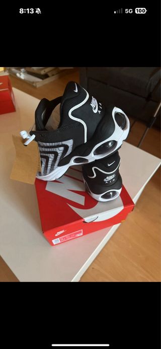 Nike Air Max Zapatillas Negras y Blancas SIN USAR