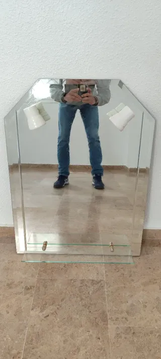 Espejo de baño con repisa y apliques