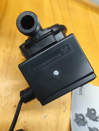 Pompa booster Grundfos UPA 15-90 99538895