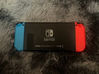Nintendo Switch Azul/Rojo + Accesorios