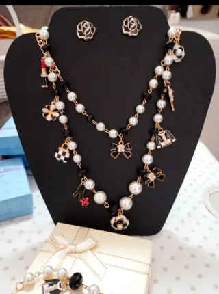 Set collana orecchini bracciale