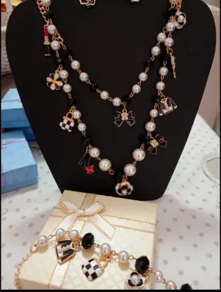 Set collana orecchini bracciale