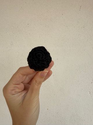 Mini amigurumi Simon Basset - Bridgerton