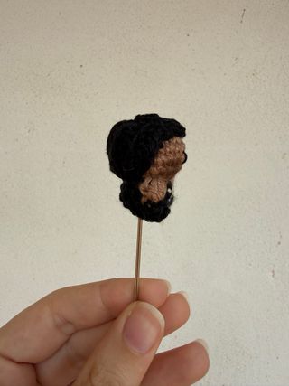 Mini amigurumi Simon Basset - Bridgerton