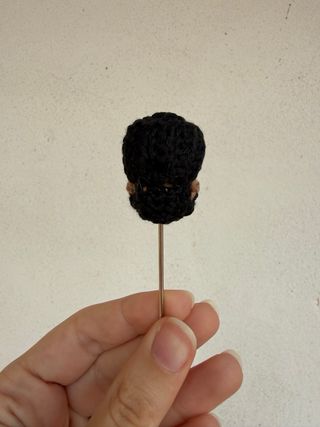 Mini amigurumi Simon Basset - Bridgerton