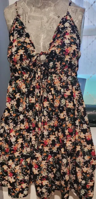 Vestido SHEIN floral negro multicolor talla XS