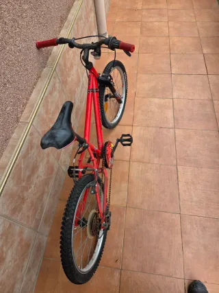 Bicicleta Infantil B'TWIN Roja