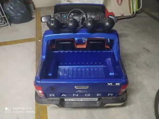 Coche eléctrico infantil azul