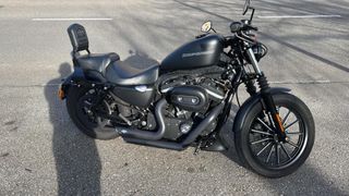 Harley Davidson Iron 883 Negra