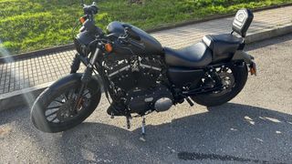 Harley Davidson Iron 883 Negra