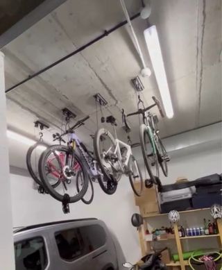 Elevador de bicicletas para techo