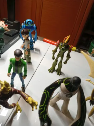 Muñecos Ben 10