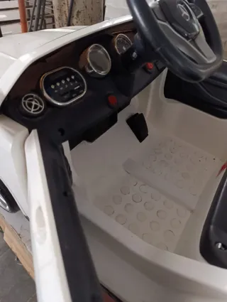 Auto elettrica Mercedes AMG