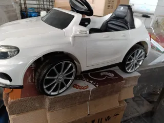 Auto elettrica Mercedes AMG