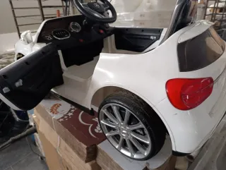 Auto elettrica Mercedes AMG