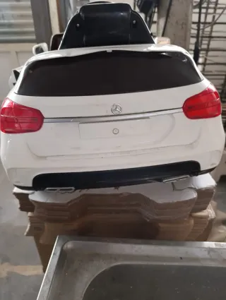 Auto elettrica Mercedes AMG