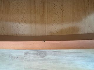 Cómoda de madera con espejo