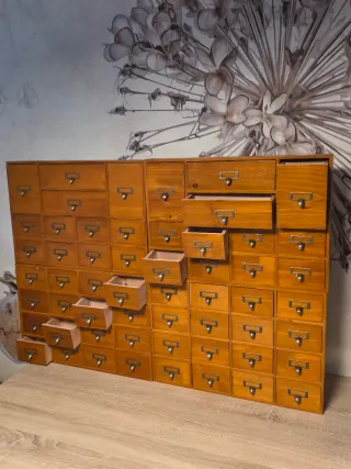 Mueble 56 cajones madera