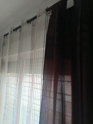 Cortinas de comedor marrones y transparentes