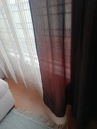 Cortinas de comedor marrones y transparentes