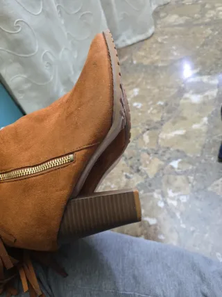 Botines ante marrón tacón flecos talla 40 no marca
