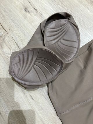 Conjunto deportivo mujer beige/marrón