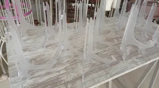 Soportes transparentes para platos/marcos