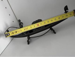 Antica gondola veneziana in bronzo