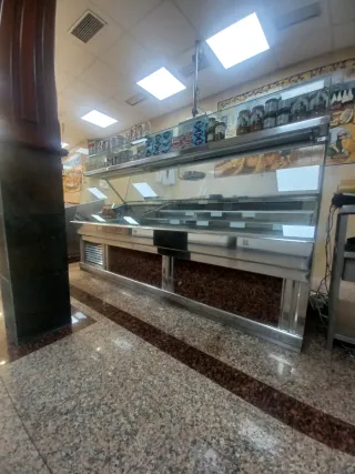 Vitrina expositora refrigerada con motor
