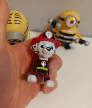 muñecos 2 Minions y Marshall Patrulla Canina