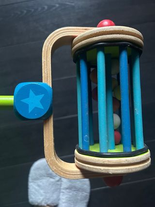 Andador infantil de madera con ruedas ItsImagical