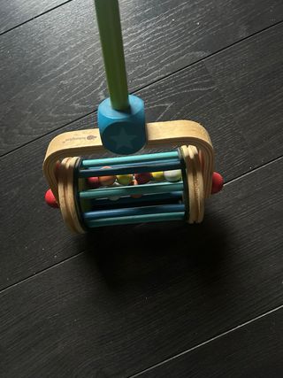 Andador infantil de madera con ruedas ItsImagical