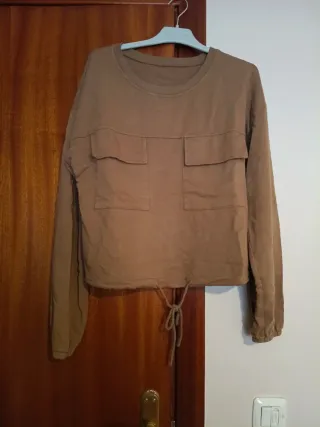 Sudadera fina con bolsillos y cordón