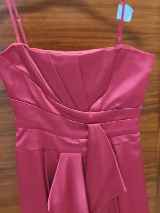 Vestido rosa de fiesta sin tirantes