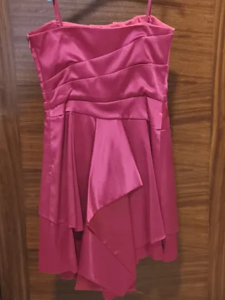 Vestido rosa de fiesta sin tirantes