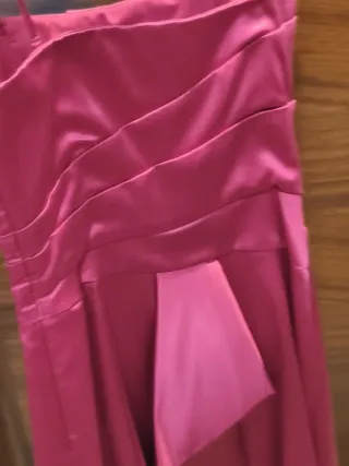 Vestido rosa de fiesta sin tirantes