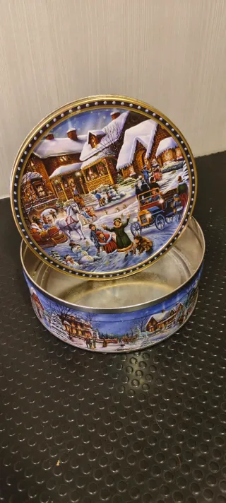 Lata Galletas Danesas Decorada Invierno