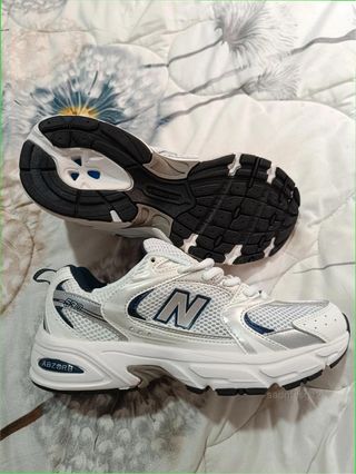 New Balance 530 Talla 37 Plata Blanco