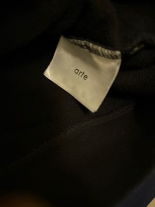 Felpa Arte nera con logo