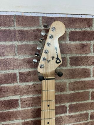 Guitarra Charvel