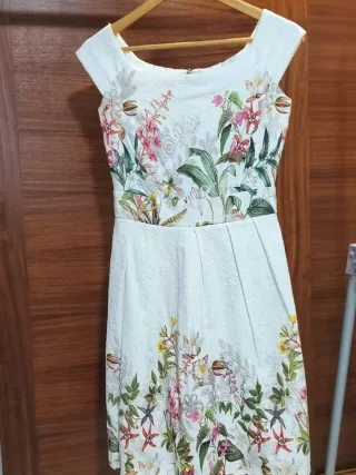 Vestido blanco estampado floral