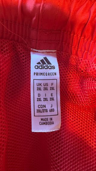 Pantalón corto Adidas rojo
